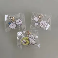 ちいかわ　お出かけ楽しみ！なペアアクリルチャーム