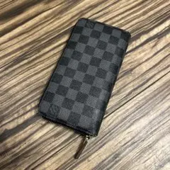 LOUIS VUITTON ダミエ グラフィット ジッピーウォレット　黒のサムネイル