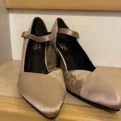 ピンクベージュ アンクルストラップ パンプス