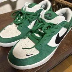 NIKE スニーカー