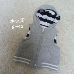 美品✨️GAP✨️ベビー用　フード付　中綿　ベスト　6〜12ヶ月