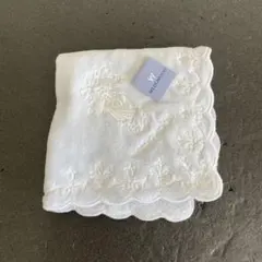 『未使用』WEDGWOOD ウェッジウッド タオルハンカチ 刺繍 薄い水色のサムネイル