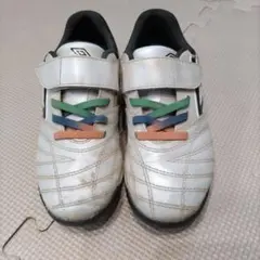 トレーニングシューズ　サッカーシューズ