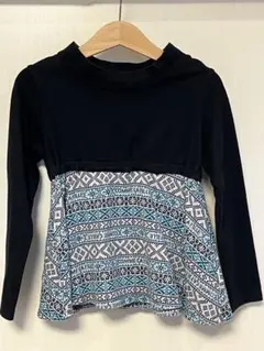 長袖カットソー 110cm 黒と青の模様