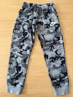 キッズNike 迷彩柄 スウェットパンツ ＸＳサイズ