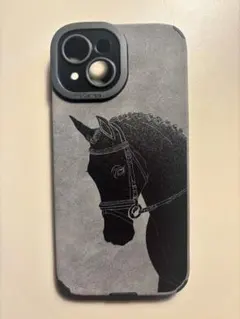 iPhone15 ケース ショルダーストラップ付き 馬デザイン ブラック 新品