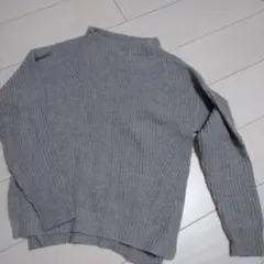 グレー タートルネック ニット　未使用美品