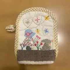 刺繍デザインの小型ポーチ【新品・未使用】