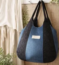 大人可愛い ✾ 黒レース（厚手花柄）×デニムころりん　ショルダートートバッグ