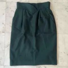 良品 ウールタイトスカート ひざ丈 ダークグリーン M 裏地あり タック入り