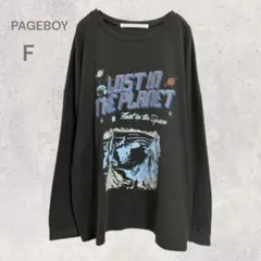ページボーイ　ロゴ付きのロンT カットソー　カジュアル　ボーイッシュ　通年
