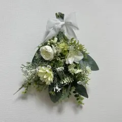 ホワイト＆グリーン フラワースワッグ 造花のサムネイル