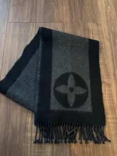 本物 ルイヴィトン マフラー メンズ 黒