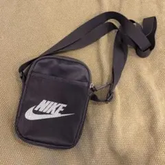 NIKE ショルダーバッグ ブラック ミニポーチのサムネイル