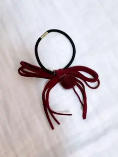 赤いリボンとファー付き　ヘアゴム