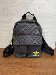 アディダスオリジナルス トレフォイル モノグラム ミニ バックパック リュック