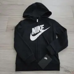 新品タグ付き♡NIKE ナイキ♡キッズ♡黒♡　フルジップ♡パーカー♡98-104