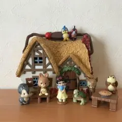 ディズニーストア正規品 白雪姫 ミニチュアハウス フィギュアセット 取っ手付き