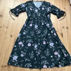 MＡＪＥＳＴＩＣ　LＥＧＯＮ 花柄ダークグリーンロングワンピース