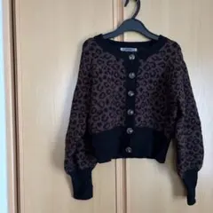 NICE CLAUP ナイスクラップ ヒョウ柄 ショート丈　ニット カーディガン