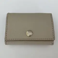 ベージュレザー三つ折り財布のサムネイル