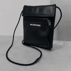 ✨極美品✨BALENCIAGA バレンシアガ　エクスプローラー　スモールポーチのサムネイル