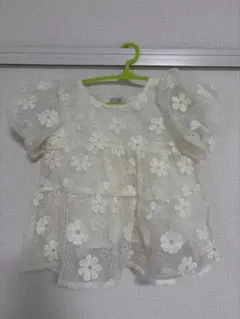 プティマイン　フラワー刺繍パフスリーブトップス