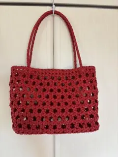赤い編み込みかごバッグ