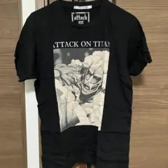 ユニクロ　進撃の巨人　Tシャツ