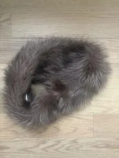 ブラウンファー マフラー ボタン付き