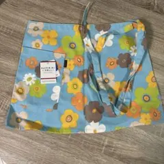 ドレミファキッチン平野レミ　カラフル花柄エプロン