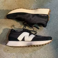 ニューバランス New Balance 327 スニーカー 23.5cmのサムネイル