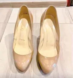 Christian Louboutin ベージュ ハイヒール