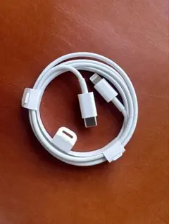 USB-C to Lightning 充電ケーブル 約1メートル