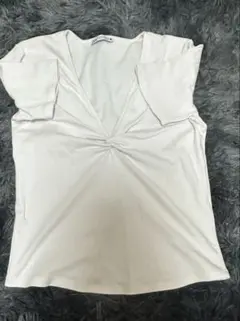 ZARA Vネック ホワイト Tシャツ