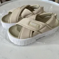 PUMA サンダル 厚底 ベージュのサムネイル