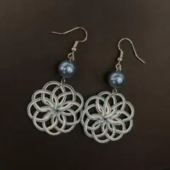 水引ピアス 白×青 曼荼羅結び
