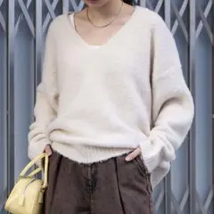 オーバーVネックニット