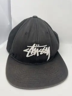 Stüssy 刺繍　ブラック スナップバックキャップ