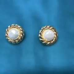 Item thumbnail for item 72a9b1a0-72dd-4953-a051-5c0bd308d0e3