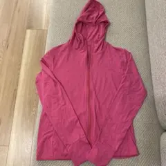 UNIQLO UVカットパーカー