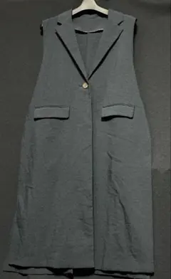 70 ダークグレー ノーカラーロングベスト
