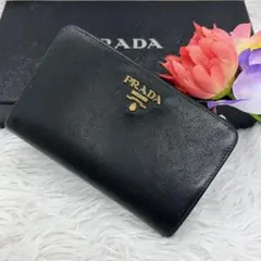 美品✨プラダ　二つ折り財布　L字ファスナー　金ロゴ　レザー　サフィアーノ 黒