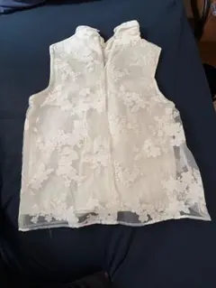 ホワイトレースノースリーブトップス