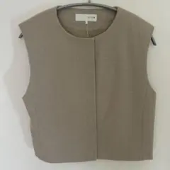 ZARA クロップドベスト ベージュ XSのサムネイル