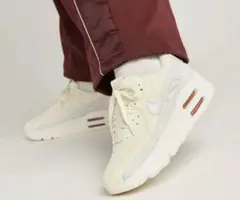 ナイキ エア マックス 90 LV8 SE ウィメンズシューズ　25㎝