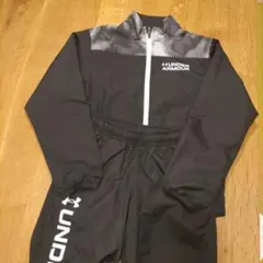 美品！あったかアンダーアーマージャージ130cm