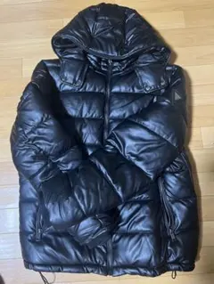 GUESS ダウンジャケット ブラック Lサイズのサムネイル