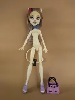 Monster High Catrine deMew Scaremester