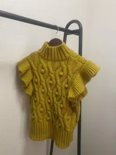 ZARA ノースリーブ　ニット　ハイネック　マスタード色